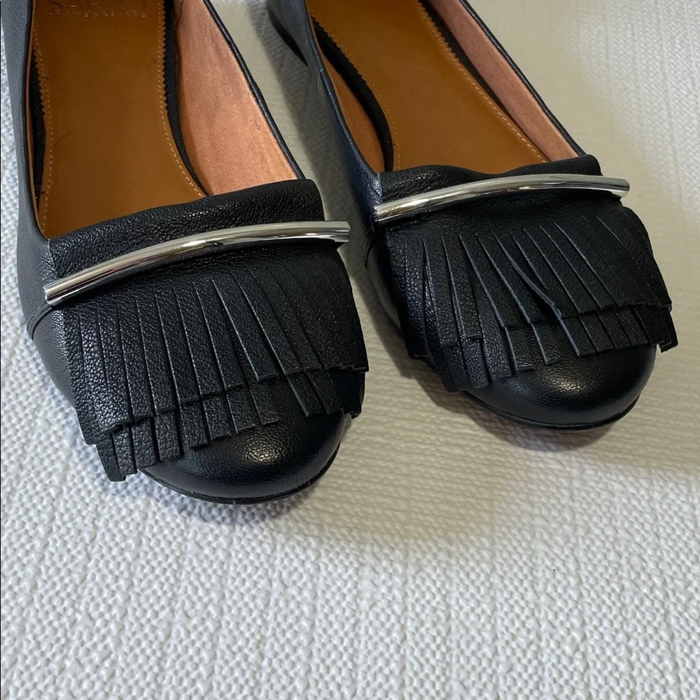 Franco Sarto. Black Leather Women's Flat Shoes. Size 8.5 - Picture 2 of 8